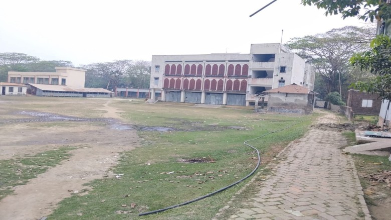 বিদ্যালয়ের মাঠে টয়লেটের ময়লা ফেলার অভিযোগ: স্থানীয়দের ক্ষোভ প্রকাশ!...
