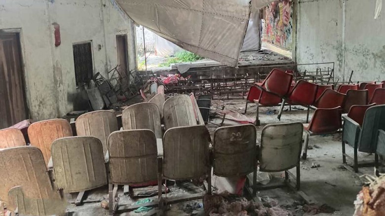 সিডরে ক্ষতিগ্রস্ত আমতলী টাউন হল ১৮ বছরেও হয়নি সংস্কার