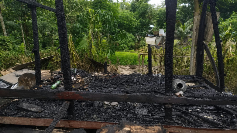 বামনায় অগ্নিকাণ্ডে মুদি দোকান পুড়ে ছাই, ক্ষতির দাবি ২ লাখ টা