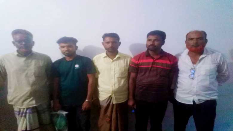 বরগুনায় সংরক্ষিত বন দখল ও গাছ কাটার অভিযোগে ৫ জন কারাগারে: