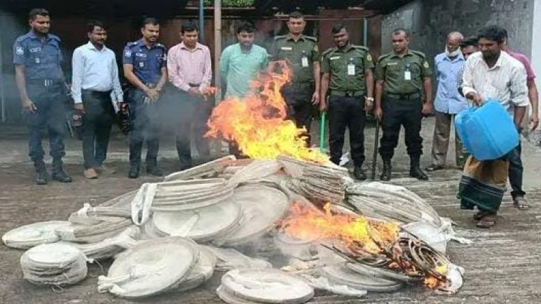 বরগুনায় অবৈধ চায়না দুয়ারী জাল বিক্রির দায়ে ব্যবসায়ীকে জরিমান