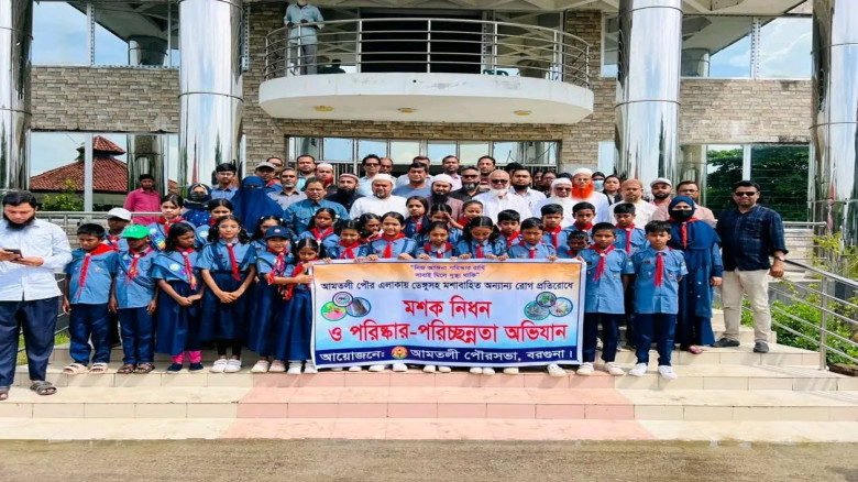 আমতলীতে জাতীয় ডেঙ্গু প্রতিরোধ ও পরিচ্ছন্নতা অভিযান