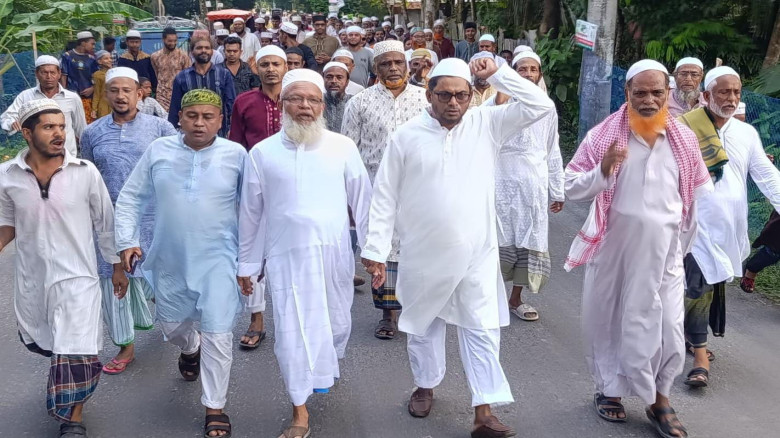 বরগুনায় জুমার নামাজ শেষে মাদকবিরোধী গণমিছিল
