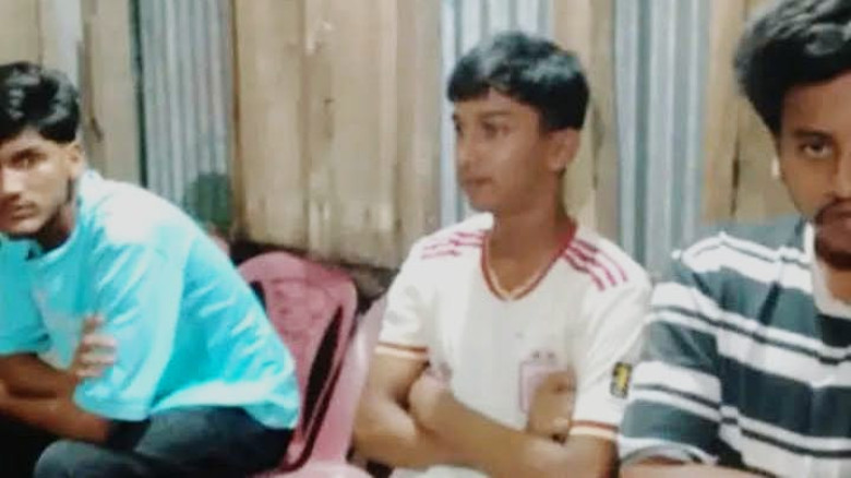 আমতলীতে ‘জয় বাংলা’ স্লোগান: ৬০ জনের বিরুদ্ধে মামলা!...