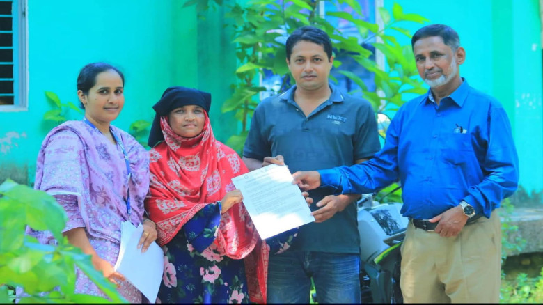 বরগুনায় ১৪নারী মৎস্যজীবী পেলেন বিকল্প জীবিকায়ন সহায়তা...