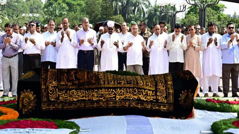 বিএনপি নেতা সালাহউদ্দিন আহমেদের জানাজায় প্রধানমন্ত্রী তারেক রহমান...