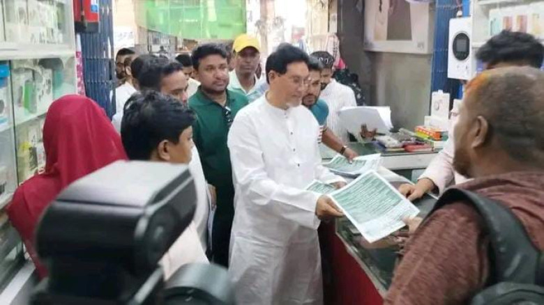 বরগুনায় স্বেচ্ছাসেবক দলের প্রচার কর্মসূচিতে চিফ হুইপ নুরুল 