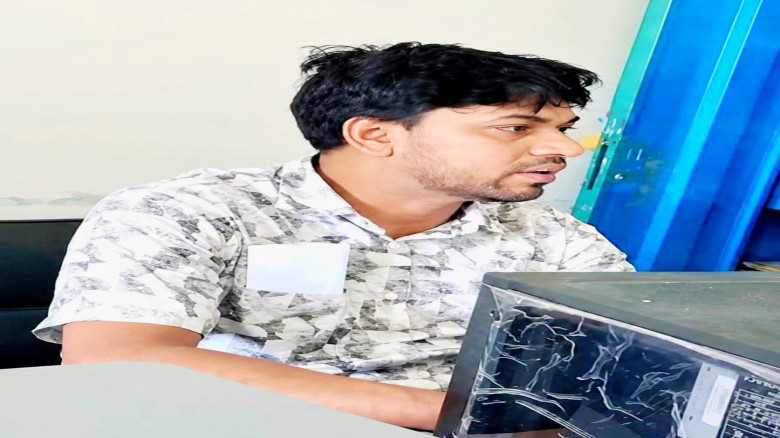 বরগুনায় বিনামূল্যের পে-ফিক্সেশনে টাকা নেওয়ার অভিযোগ শিক্ষক