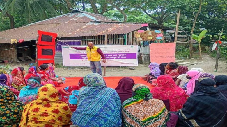 বরগুনার ঢলুয়ায় দুর্যোগ প্রস্তুতিতে জাগোনারীর সচেতনতামূলক সভা