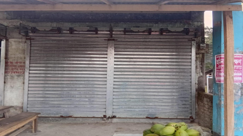 আমতলীতে মাদ্রাসার স্টল দখলের অভিযোগ স্বেচ্ছাসেবক দল নেতার বিরুদ্ধে