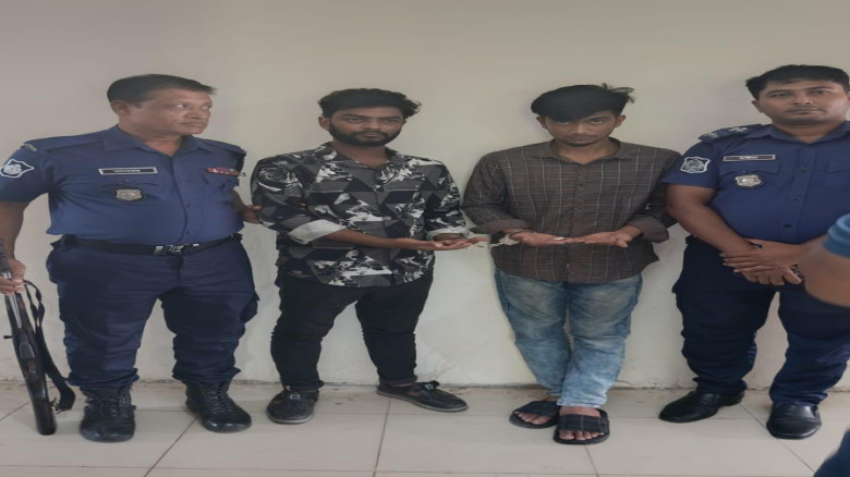বরগুনায় ২৪ পিস ইয়াবাসহ দুই মাদক কারবারি গ্রেপ্তার